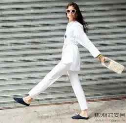 纯净白色才是夏天的完美穿搭方程式