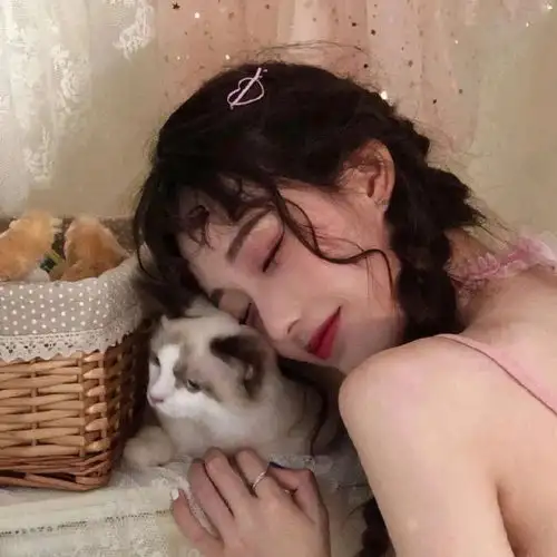 刚在一起的时候,建了这个歌单,想着我们结婚的时候挨个放过来,让