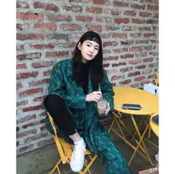 从无辨识度的韩系少女到单眼皮高级脸模特,被00后双胞胎刷屏了