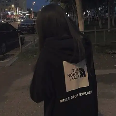 女生头像黑色系甜丧,你是我情绪低落也不愿敷衍的人