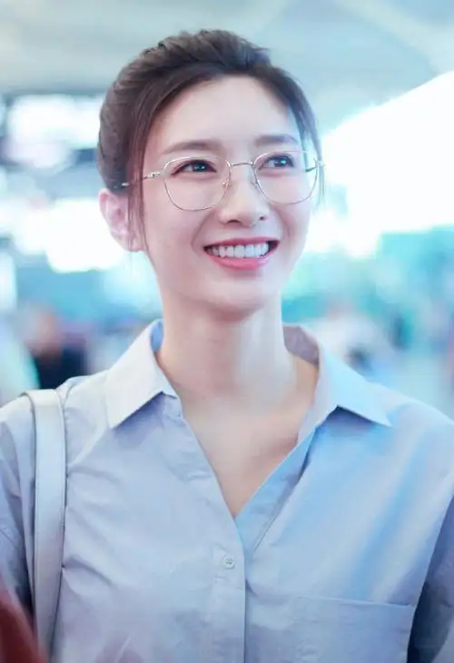 随性美裙,温柔定位,你喜欢这样的礼服女神吗