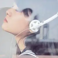 跪求一对白色系的情侣头和情侣网名