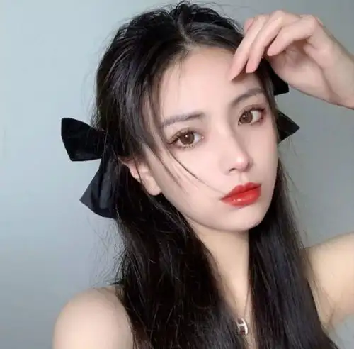 真人女生头像那些努力微笑的人,也曾在深夜里痛哭