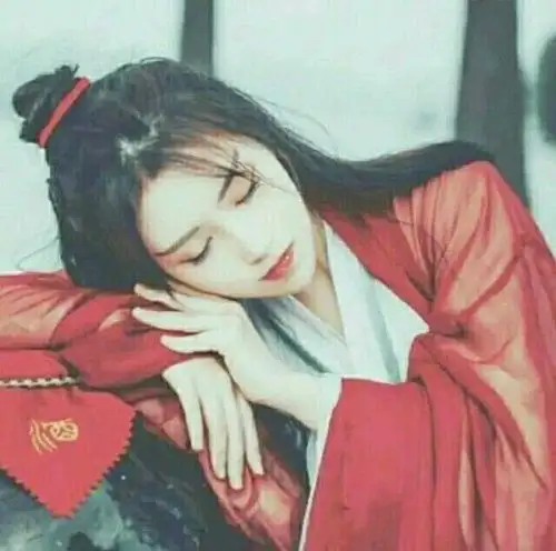 她是他一生所爱,可最终,他只能将这爱心中埋