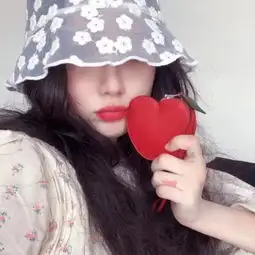 温暖治愈系女生头像笑起来很甜美的女生