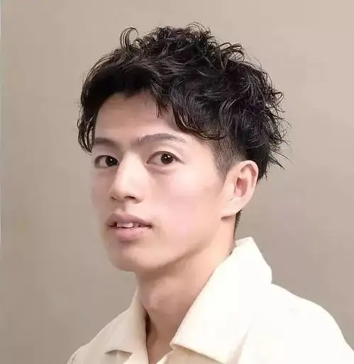 男生剪完日系发型,颜值疯狂上涨