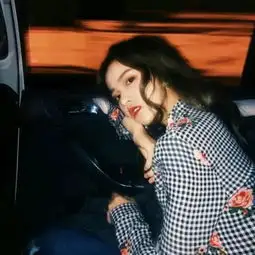 少女的征途是星辰大海而并非烟尘人间气质时尚阳光佛系御姐女生头像