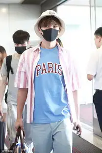 炎亚纶变身水蜜桃系男孩清新夏日度假风