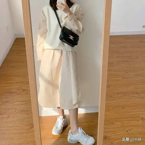 清爽又治愈奶油冰激凌色的小裙子也太戳人了