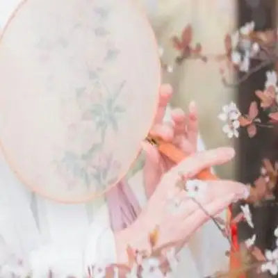 白衣唯美古风女生头像古风头像女唯美淡雅部位手指图片