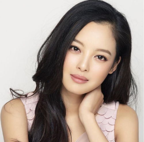 素颜也好看的女生,一般都有这四个特征,有一个就很迷人