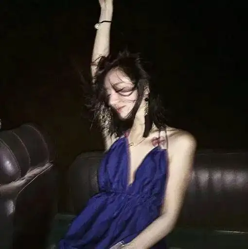 酷酷头像丨我见过千万人,像你的发,像你的眼,却都不是你的脸