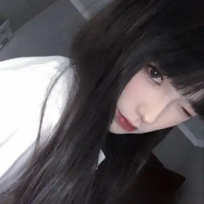 精致清冷御姐ins风女头拎着一袋女生头像我要个性网