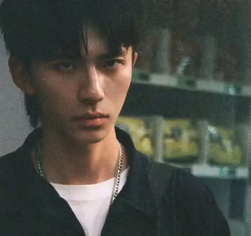 那些不是情侣的占有欲是不是很可笑