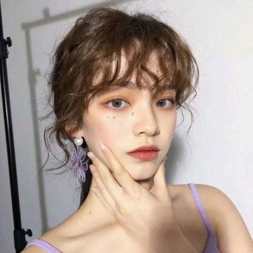 女生骚气锁骨部位微信头像