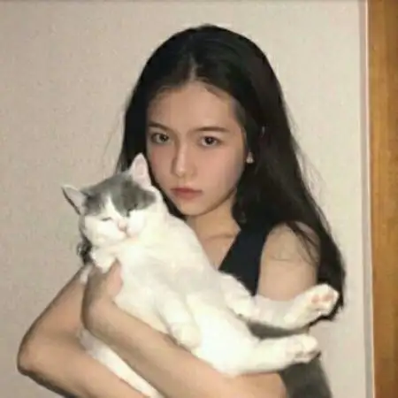 好看抱猫女头,怀里抱有猫的女生头像图片