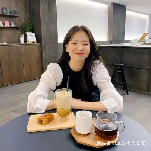 2020初春的少女甜美治愈系穿搭太美了,吸引力爆棚,高级时髦
