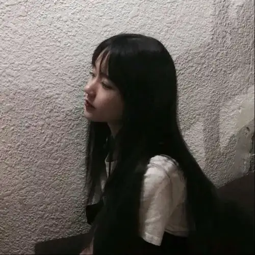 一个人再使劲,也维持不了两个人的感情,你忙着靠近,她忙着走