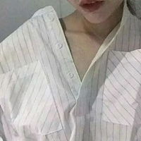 女生小清新露锁骨头像白衬衫漏锁骨女生头像