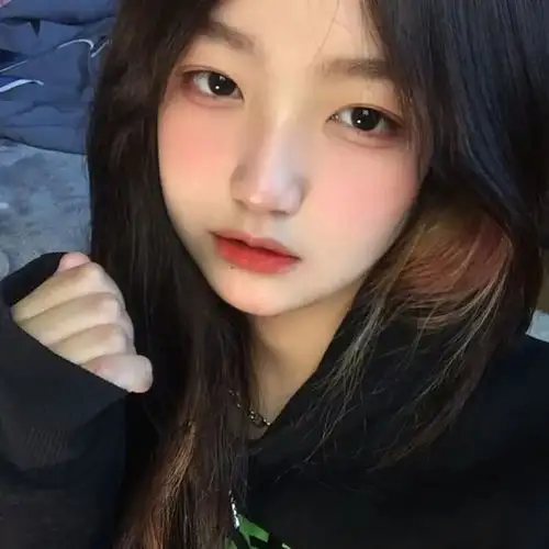 ins风真人女生头像日子好好过下次还要分享好消息