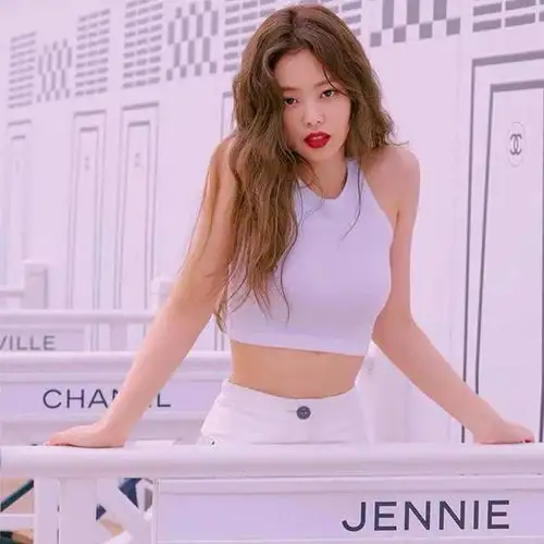 好看的人那么多,为什么只有95后的她被称为人间香奈儿