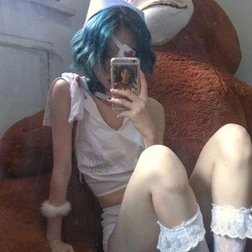 女生绿色头发头像高冷绿色系冷酷女生头像