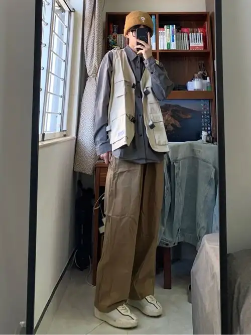 浅色系搭配初秋里的温柔风,别人家的男朋友都是这么穿的