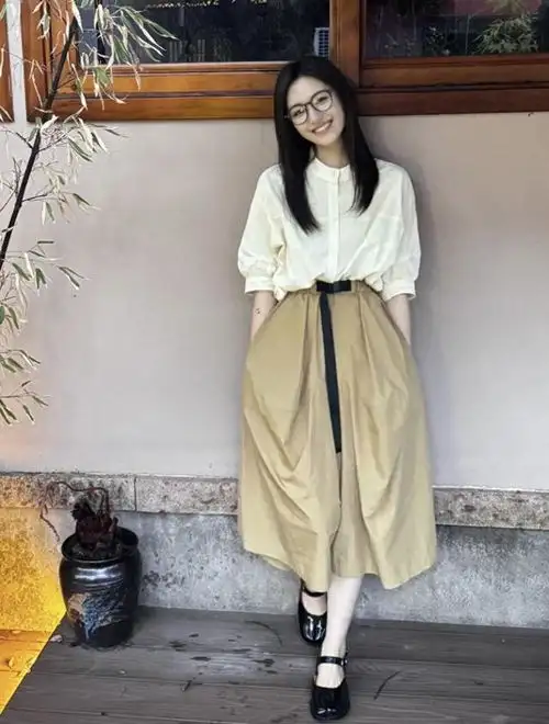 跟着李兰迪学治愈系穿搭,简约气质,通勤女生必备