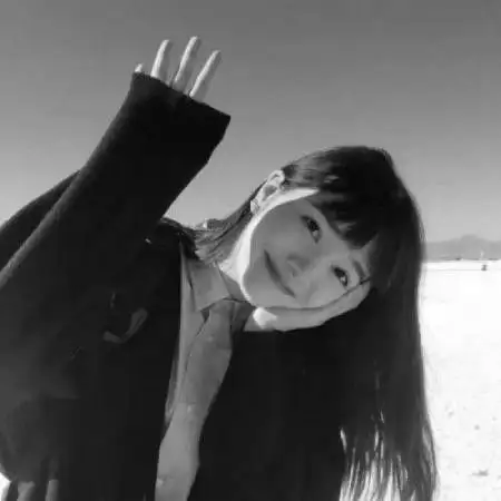 阿宝色女生头像黑白,每个人都要好自珍惜