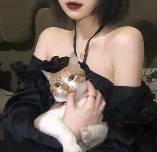 招桃花高级感小众真人优质女生头像205
