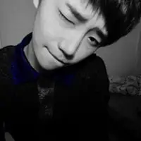qq个性男生黑白头像总想回到你身边