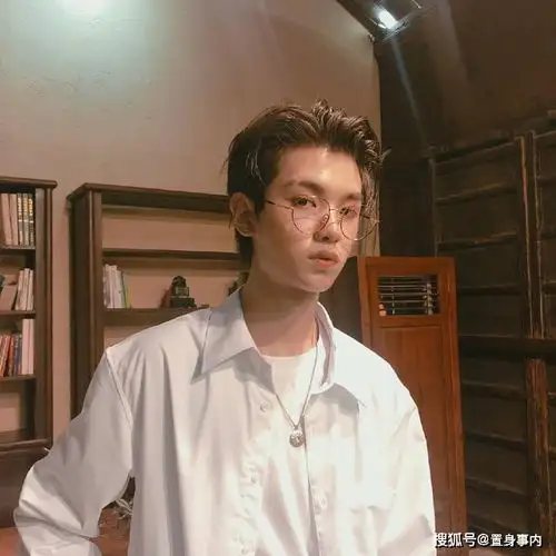 男明星中四个脸与年龄不符合的存在,网友最后一个不成正比