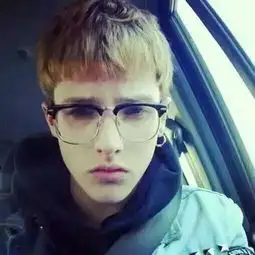 有谁知道这个帅哥是谁么