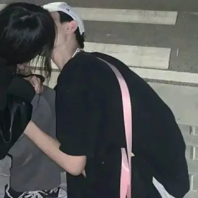 ins真人恩爱情头你摸摸我今天的情侣头像我要个性网