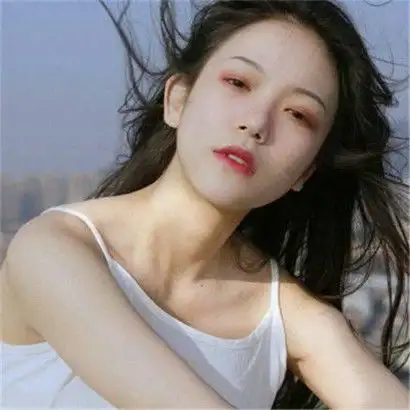 有心事的女生头像,伤感孤独的女生没有了气质