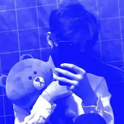 蓝色拼接系列风格的男生大图