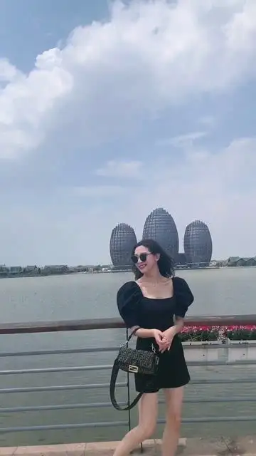 这是你心目中的治愈系微笑吗美女