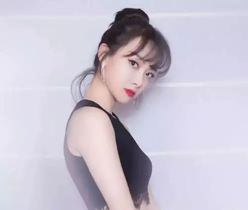发型刘海决定脸大小,今年这6种最好看