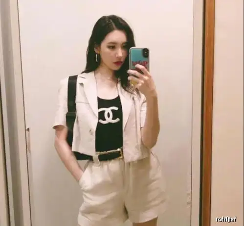 亚洲还有三七分美女李宣美是意义上九头身,红色渔网袜太撩
