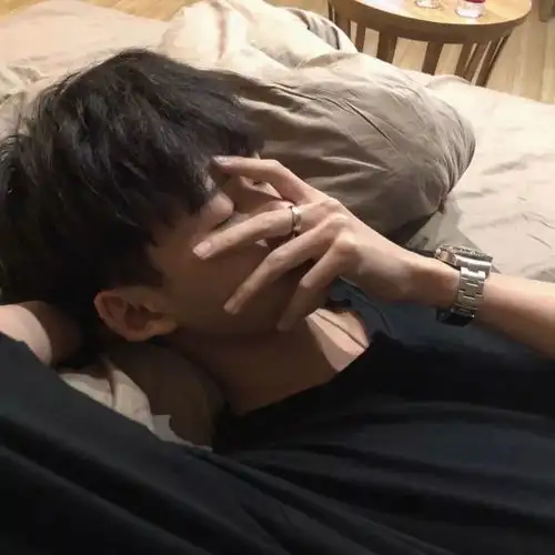 头像活的越来越不像自己,像你老婆