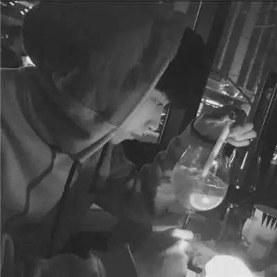 qq男生黑白头像,长的帅气不是我的错