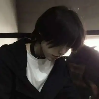 ins酷帅男生头像不知不觉已经变成了故事中的大人们