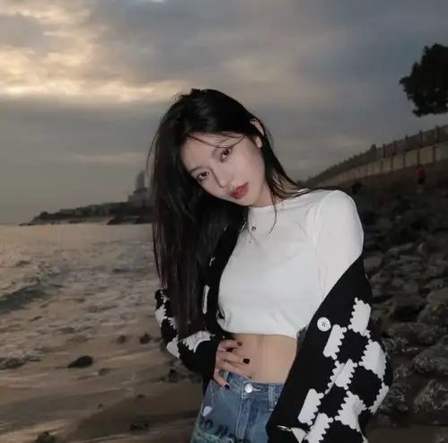 ins高级感女生头像