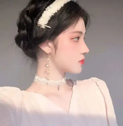 女生头像赤道的温度从未融化乞力马扎罗的雪