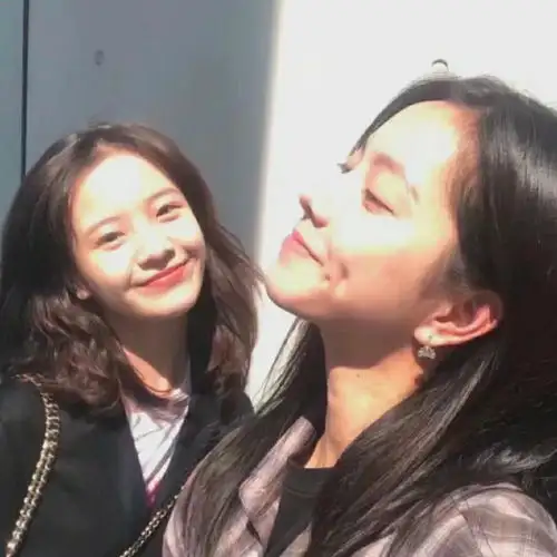 有什么让你第一眼就被惊艳到的闺蜜头像吗