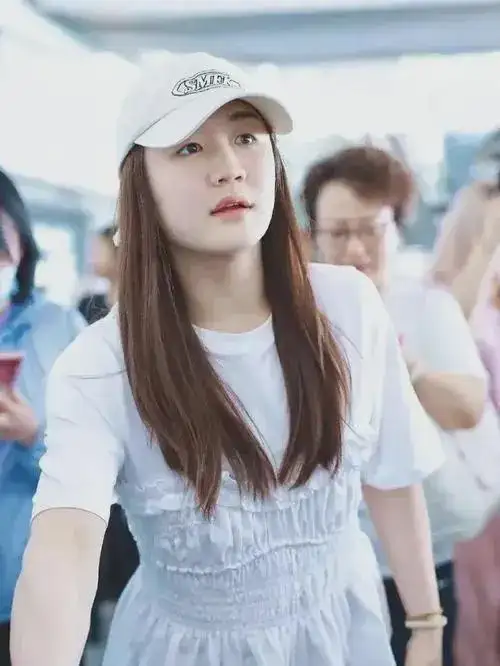国乒女队最时尚四位队员刘诗雯禁欲系美女,陈梦身材丰腴皮肤白