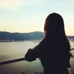 2018女生唯美背影头像高清无水印qq辅助工具arp绿色软件联盟